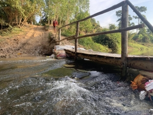 แก่งแม่มะลิ  บ้านคุ้ม  ตำบลพรสวรรค์